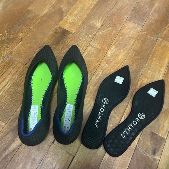 Rothys Black Honeycomb - size 7 - Picture 4 of 7